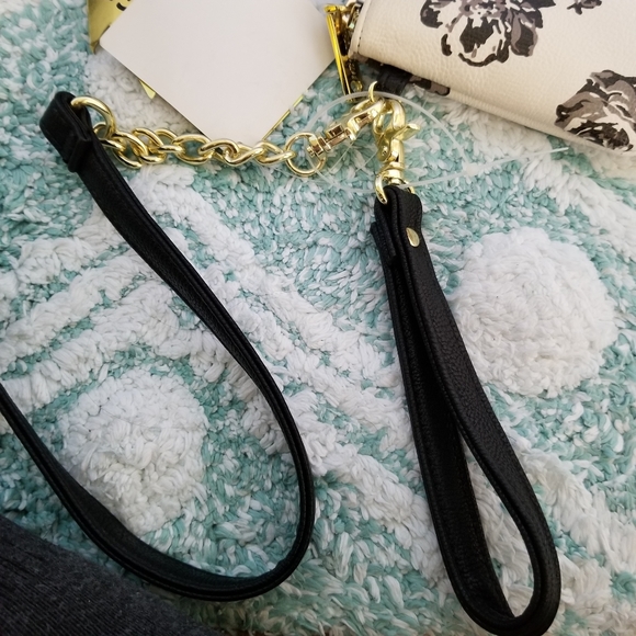 NWT- Betsey Johnson Crossbody/Wristlet - Picture 7 of 12